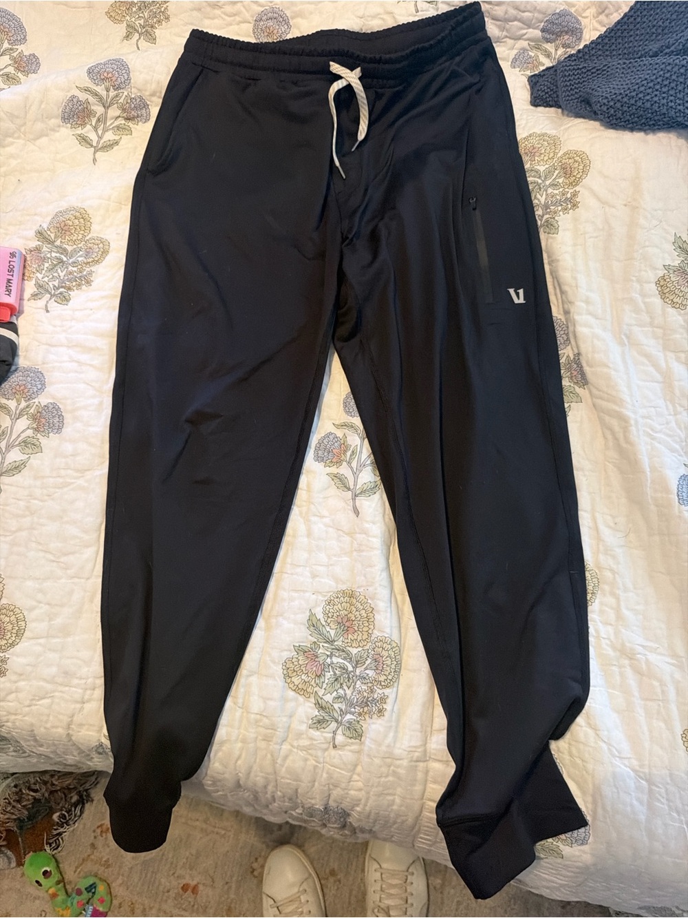 Vuori Sunday performance jogger Black Men's Jogger Sweatpants with Drawstring